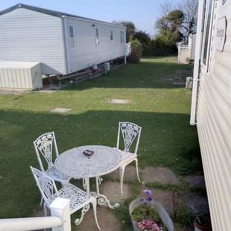 Private Caravan Situated At Parkdean Holiday Resort St Margaret'S At Cliffe Number 18 Exterior photo