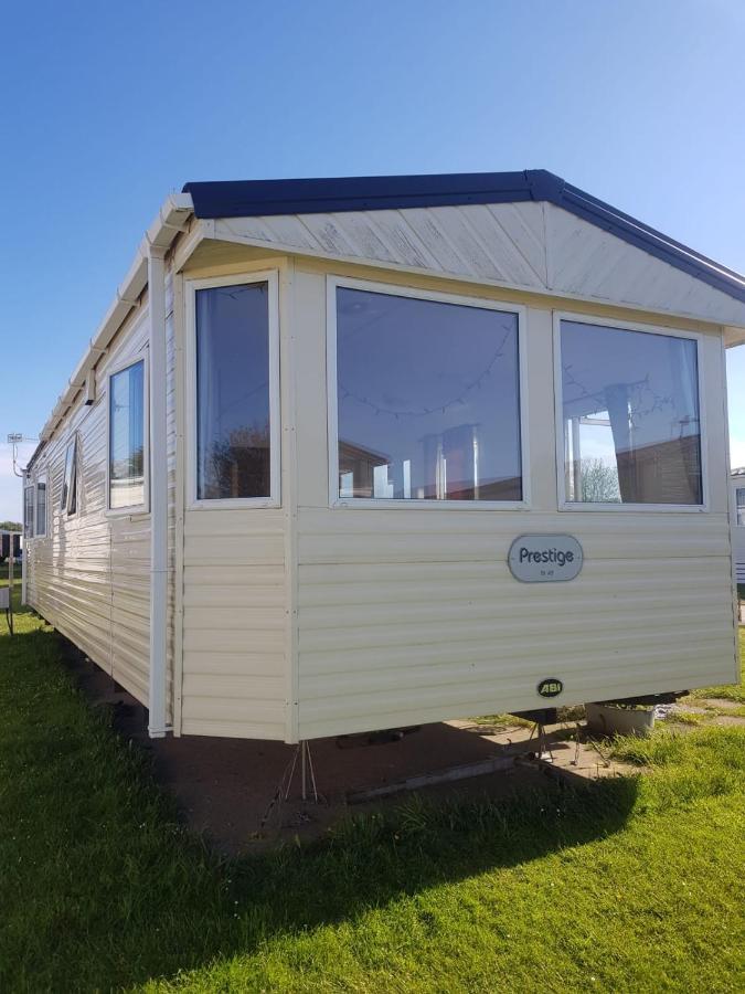 Private Caravan Situated At Parkdean Holiday Resort St Margaret'S At Cliffe Number 18 Exterior photo