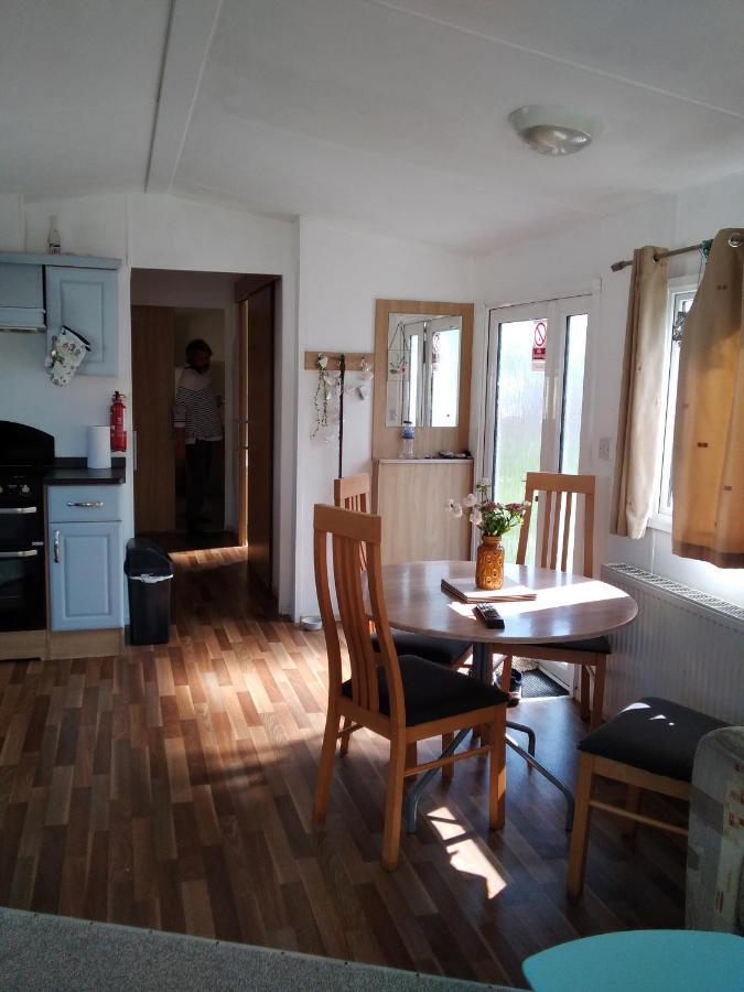 Private Caravan Situated At Parkdean Holiday Resort St Margaret'S At Cliffe Number 18 Exterior photo